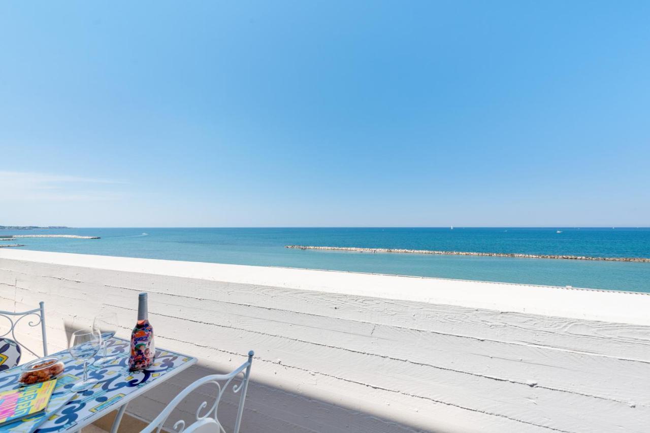 Waterfront Apartment With Seaview Balcony Bari Exterior foto