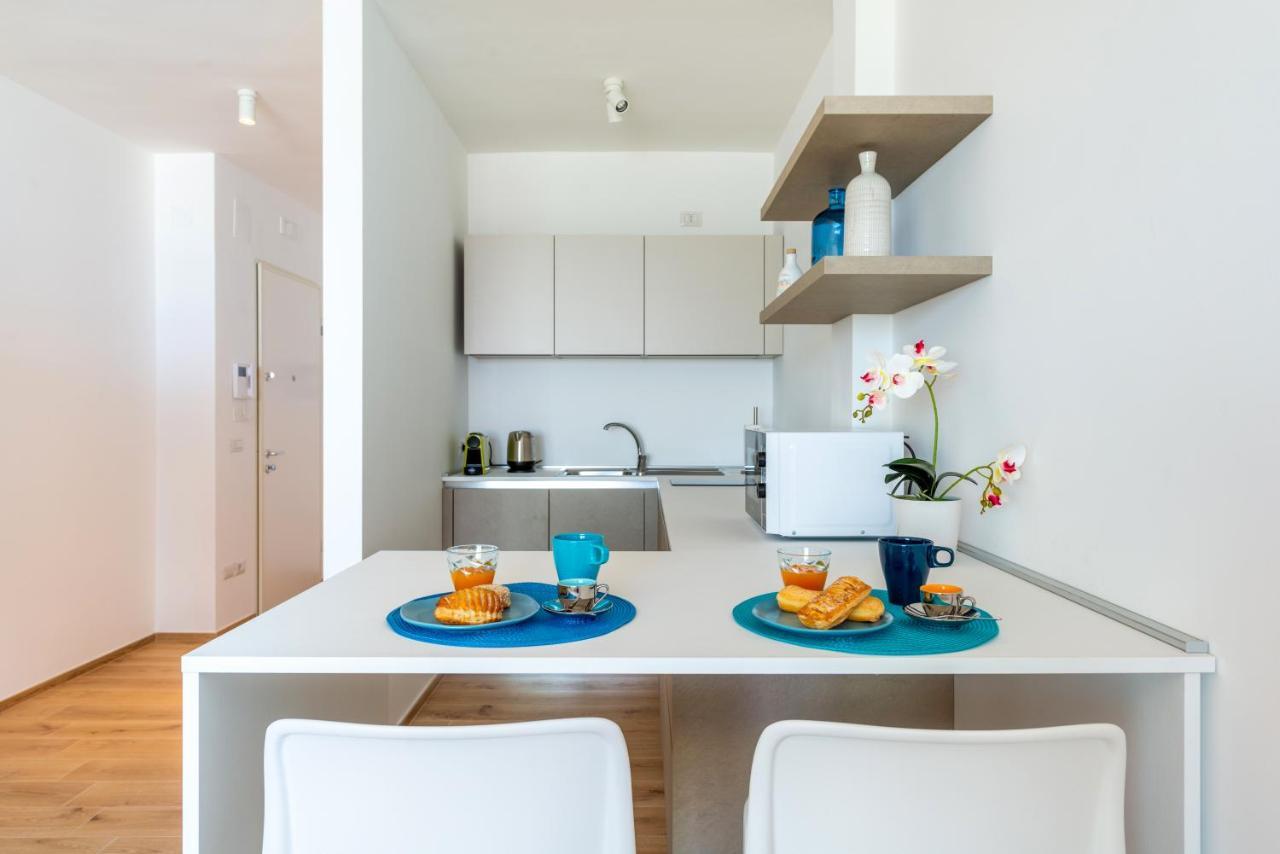 Waterfront Apartment With Seaview Balcony Bari Exterior foto